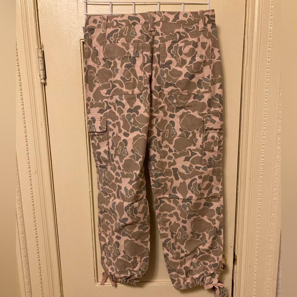 Women’s Camouflage Cargo Pants - Pink & Gray
